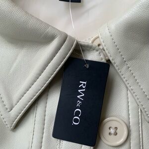 𝟏𝟔 NWT RW&CO Faux Leather Crème Shacket